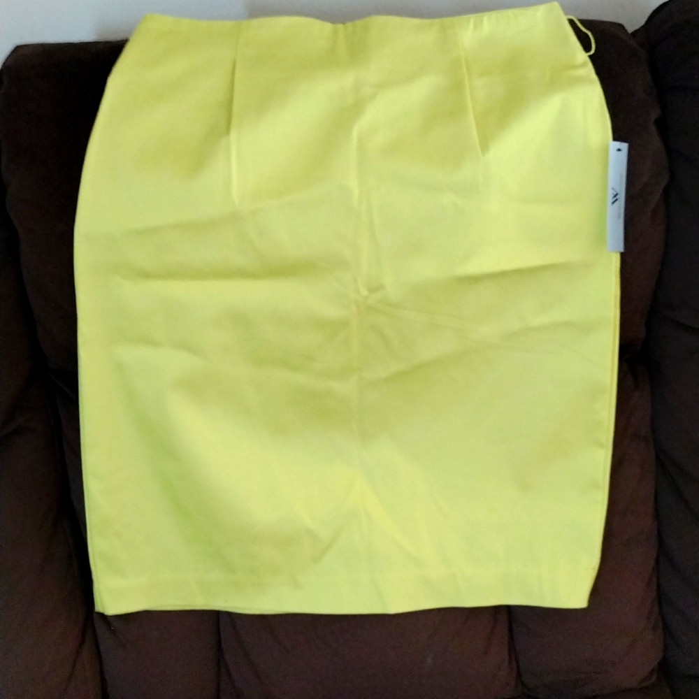 *🆕* Worthington  Electric 🟡 Yellow Size 10 A line skirt.